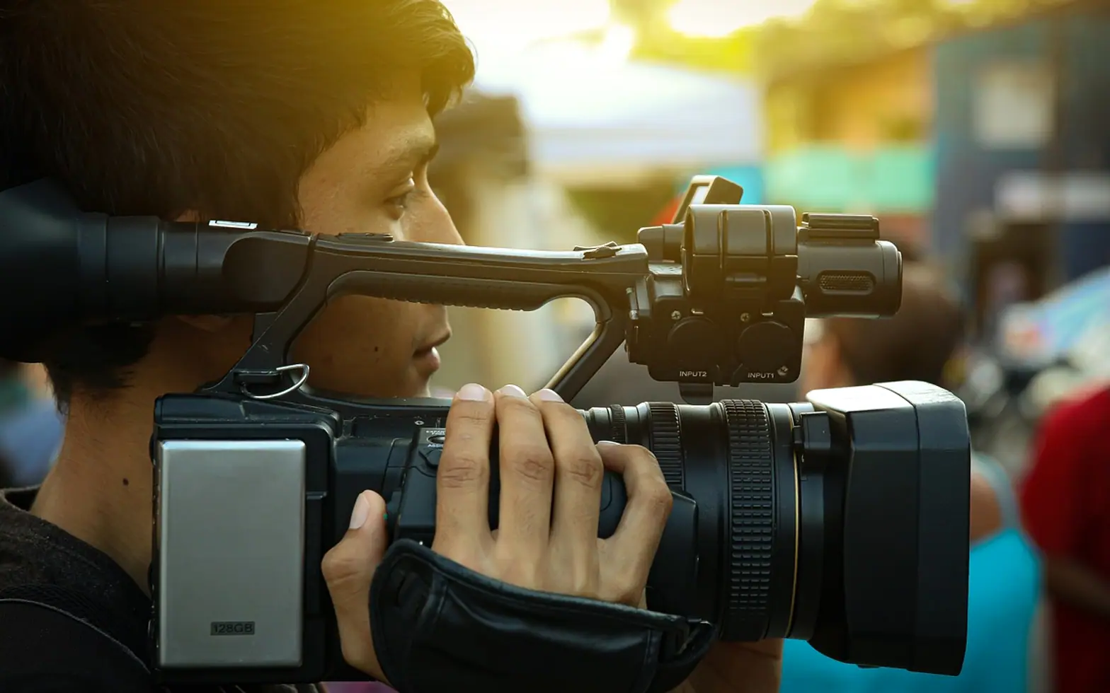 Camcorder, cameraman and video